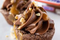Ultimate Snickers Cookie Cups