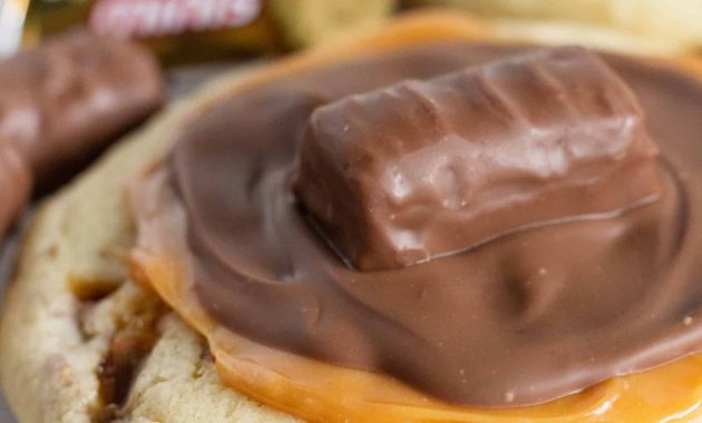 Cake Mix Crumbl Twix Cookie Shortcut – Quzki