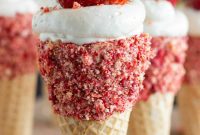 Creamy Crunch Strawberry Cheesecake Cones