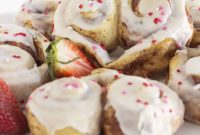 Simple & Sweet Heart Cinnamon Rolls