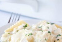Creamy Chicken Alfredo Ravioli Bake