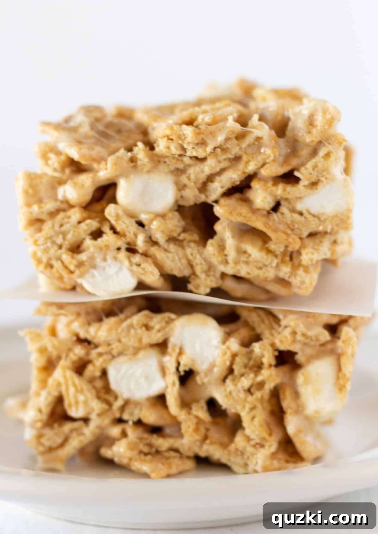 Ultimate No-Bake Cinnamon Toast Crunch Bars 6 Perfectly cut No Bake Cinnamon Toast Crunch Bars, ready to serve and enjoy.