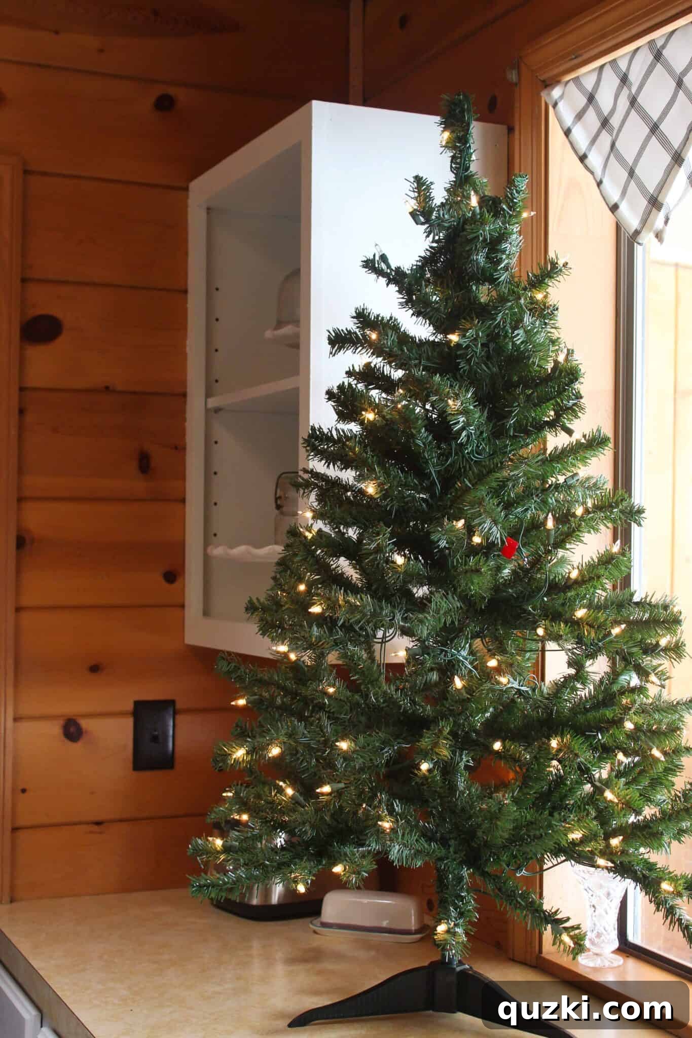 Tasteful Trees: Farmhouse Kitchen Christmas Charm 4 Rustic Farmhouse Christmas Tree Ideas for your Kitchen featured by top US food blog, Practically Homemade